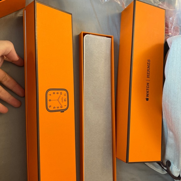 COPY - Hermes Apple Watch series 7 - Picture 10 of 10